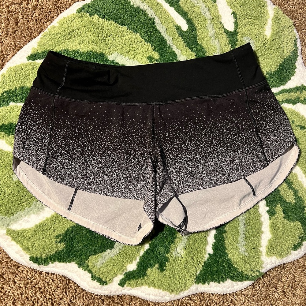 LULELEMON SPEED UP SHORTS BLACK/WHITE OMBRE SPECKLE